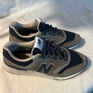 Like New NB New Balance Men’s 997H Sneakers Shoes Sz 8.5 Navy Gray